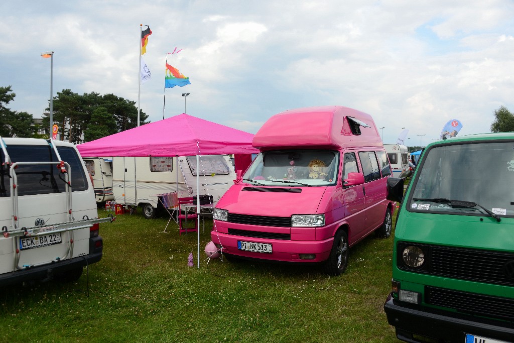 ../Images/VW Bus Festival Berlin 2014 004.jpg